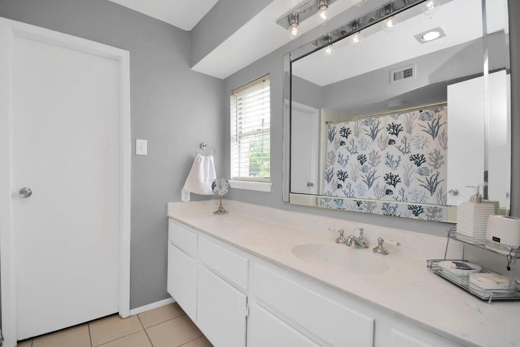 Double Master Suites Condo Near Med Ctr, Nrg Arena 2 ヒューストン エクステリア 写真